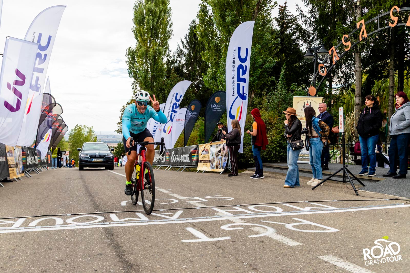 Road Grand Tour Seciu Mon Amour 2025 - Emilian Nedelcu finish line