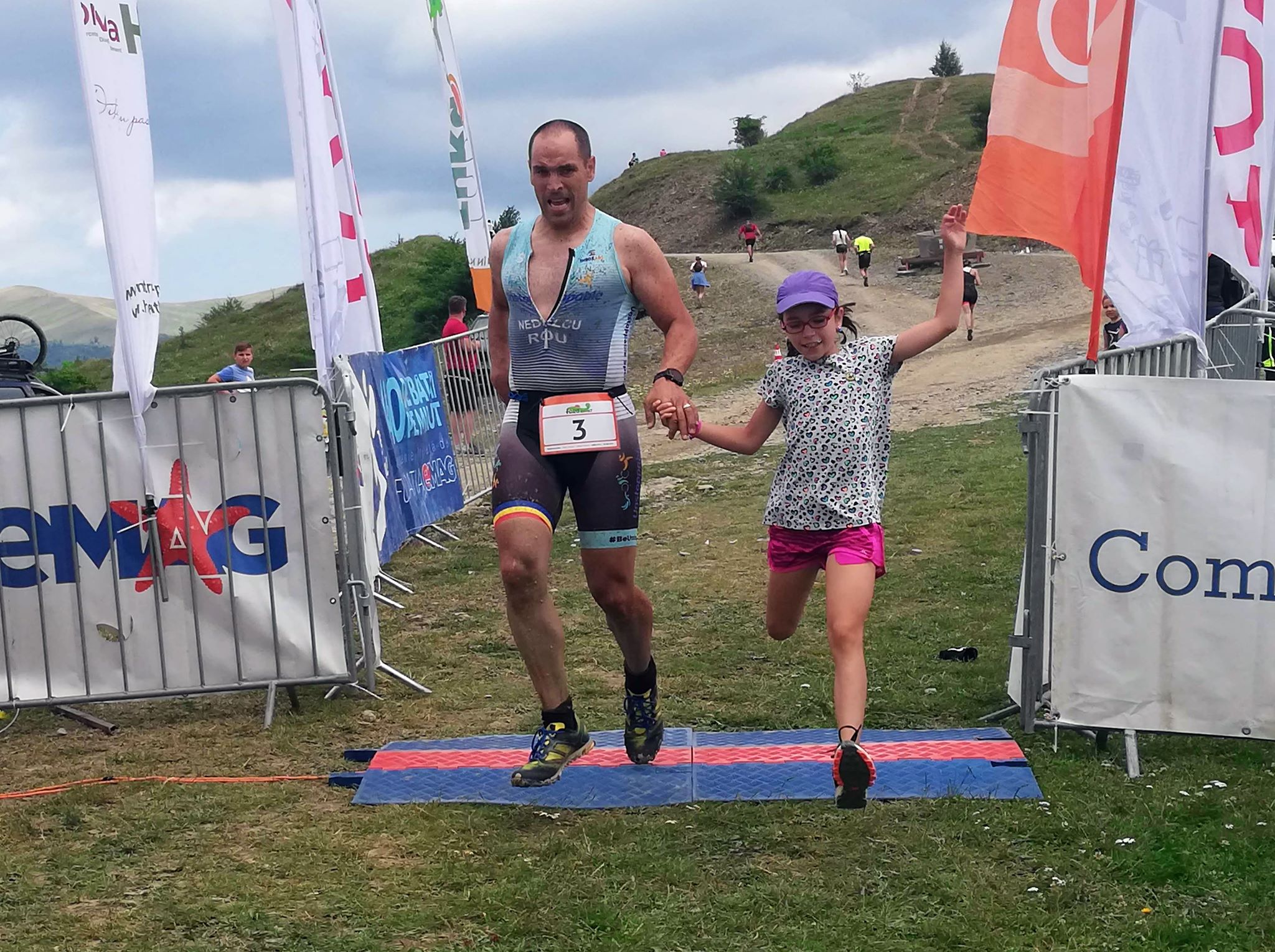 Fara Asfalt la Munte 2019 - finish Emilian Nedelcu alaturi de Natalia Nedelcu